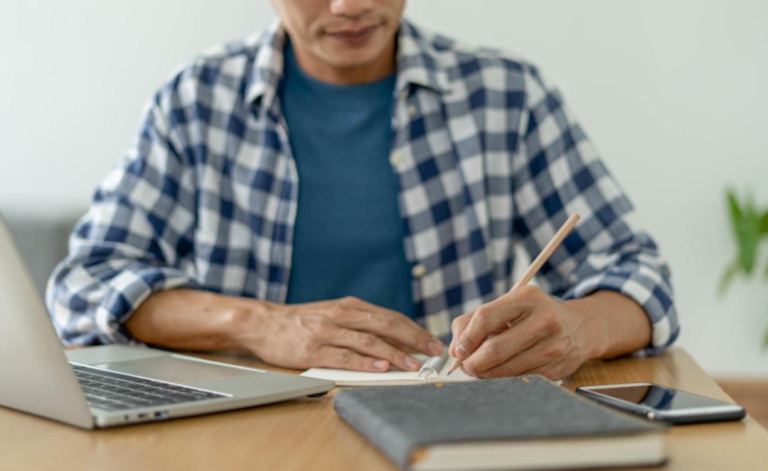 Consultation financière personnalisée avec un conseiller moriluxeant